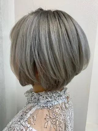 ショート 優花/ハイトーン /デザインカラーのヘアスタイル