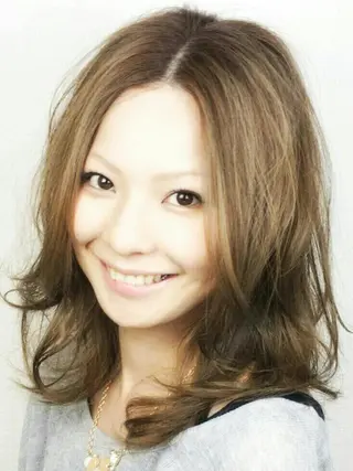 セミロング ミディアム カラー 畑中秀平💛艶髪💜 Babylon 代表のヘアスタイル