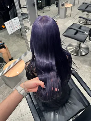 ロング カラー PELE ハイトーン RIMUのヘアスタイル