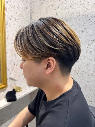 ショート 有人/バレイヤージュ /シャドールーツのヘアスタイル