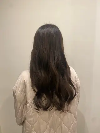 ロング カラー 佐々木 愛里のヘアスタイル