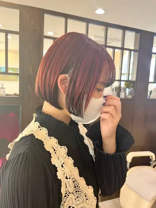 ショート カラー 佐藤 瑚碧のヘアスタイル
