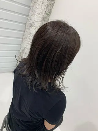 ミディアム カラー TAKUMI .のヘアスタイル