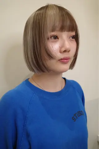 ショート カラー ブリーチ😼 ボブ✍️レイヤーのヘアスタイル