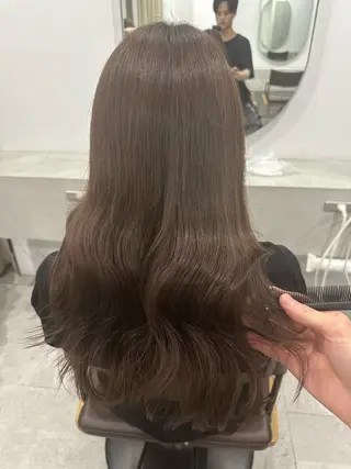 セミロング カラー シガ ミクトのヘアスタイル