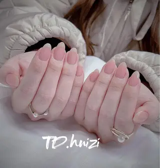 ミディアム めぐみのネイルサロン スタッフ練習のネイルデザイン