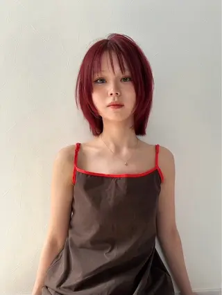 セミロング ミルクティーベージュ outaのヘアスタイル