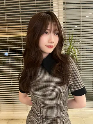 ロング yura /レイヤーカットのヘアスタイル