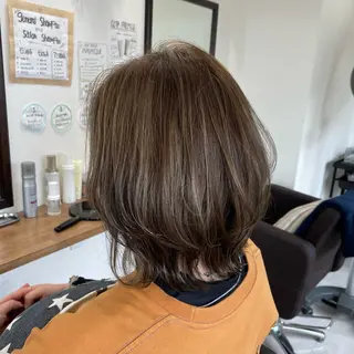 ミディアム 飯島 成美のヘアスタイル