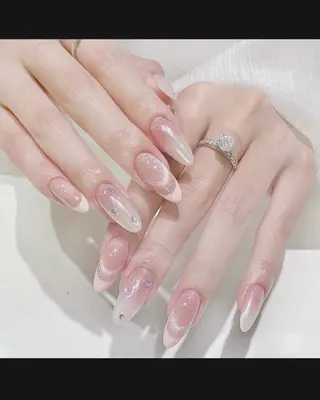 ネイル AKIKO ネイルサロンのネイルデザイン