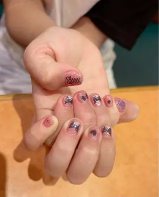 ネイル 王 莉莉のネイルデザイン