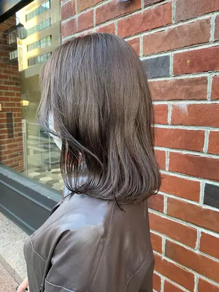 セミロング 髪質改善韓国レイヤー SHIORI🦋のヘアスタイル