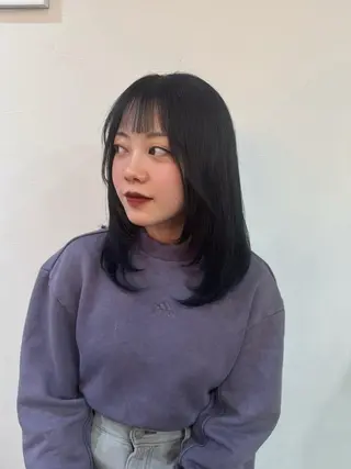 ミディアム カラー AKI 🐉のヘアスタイル