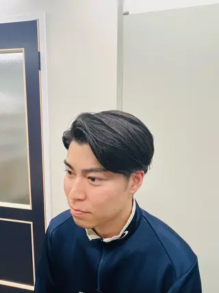 メンズ アイブロウ フジワラ ヤスのヘアスタイル