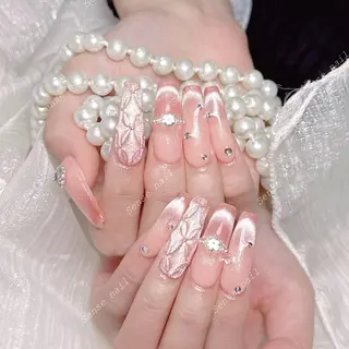 ネイル Queening 🦋のネイルデザイン