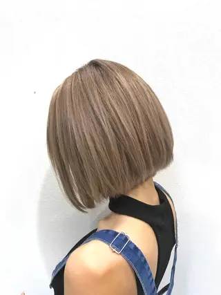 ショート ブリーチカラー☆ 再生トリートメントのヘアスタイル