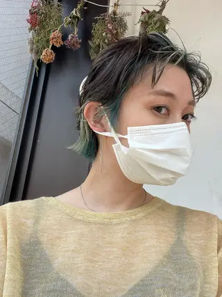 ショート カラー 💓パーマ，💗 レイヤーカットのヘアスタイル