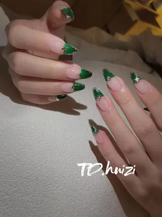 セミロング めぐみのネイルサロン スタッフ練習のネイルデザイン