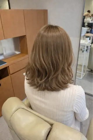 ミディアム JUNTA 梅田茶屋町のヘアスタイル