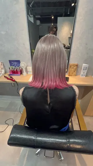 セミロング motoトップカラー リスト/ブリーチカラのヘアスタイル