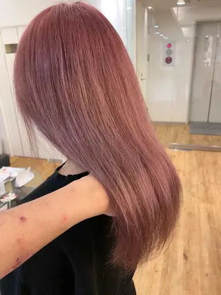 ミディアム カラー 美髪矯正・レイヤー 倉友哉のヘアスタイル