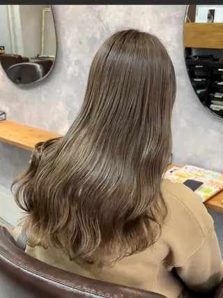 ロング カラー ❣️ハイトーン❣️ BLUE&Co.のヘアスタイル