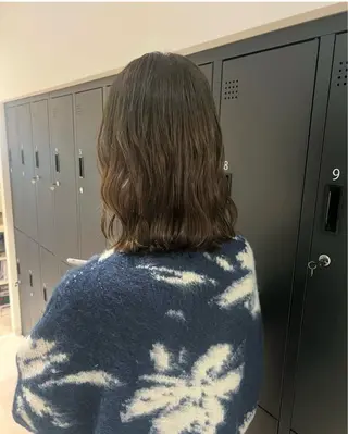 ミディアム カラー ヘアアレンジ 暗髪カラー🫐パーマ おくだりんかのヘアスタイル