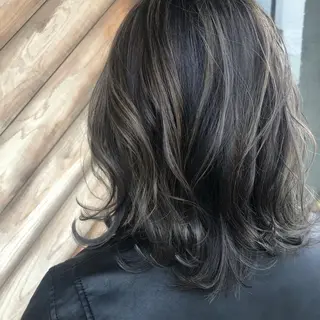 ミディアム 植田 彩のヘアスタイル