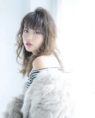 セミロング カラー 代表 吉澤弘哲のヘアスタイル