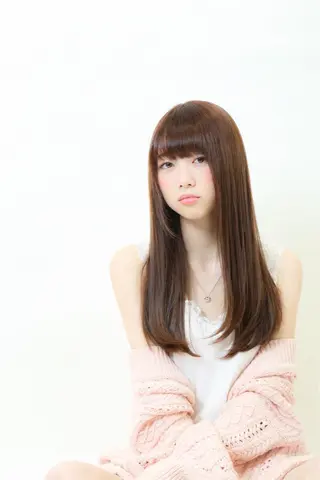 ロング TAI透明カラー 柔らかい縮毛矯正のヘアスタイル
