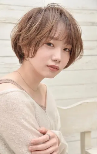 ショート カラー ベージュカラー🧸 伊藤なつみのヘアスタイル