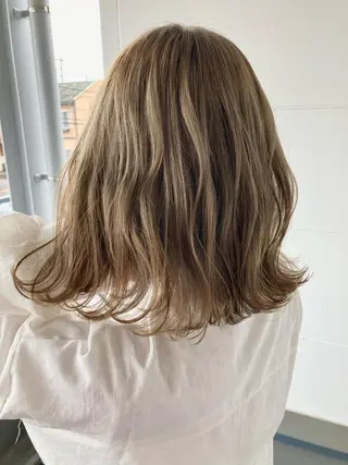 ミディアム タカツド ユウキのヘアスタイル