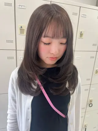 ミディアム 艶カラー🪄🪽 haruka🪽のヘアスタイル