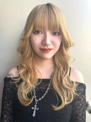 ロング カラー blau hair and care《ブラウ》所属・MARU.縮毛矯正 デザインカラーのヘアスタイル