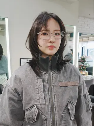 ミディアム Airi 韓国y2k ハイレイヤーのヘアスタイル