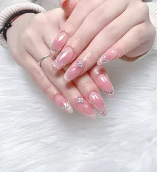 ネイル uu ネイルサロン関内🌼のネイルデザイン