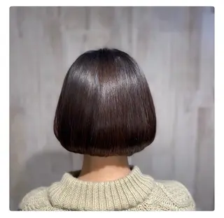 カラー 矢代 彩華のヘアスタイル