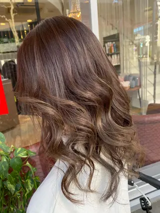 ミディアム カラー デザインカラー✨新倉 佑奈のヘアスタイル