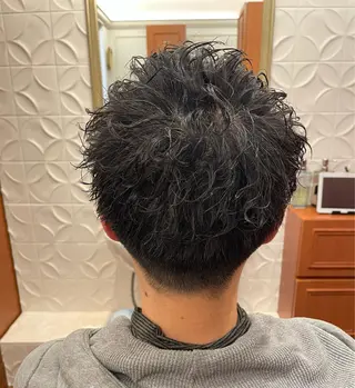 ショート パーマ メンズ 【24時まで営業✨】 吉本 成樹のヘアスタイル