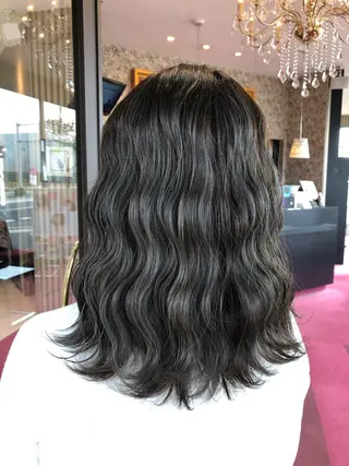 ミディアム カラー ヘアアレンジ 大塚 貴之のヘアスタイル
