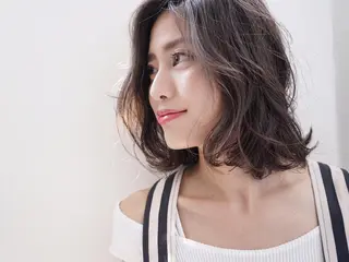 ミディアム カラー パーマ 花井 啓好のヘアスタイル