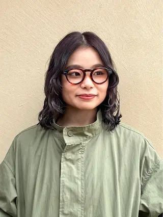 ミディアム 伏見 優音のヘアスタイル
