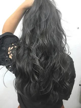 セミロング カラー ヘアアレンジ 白髪ぼかしハイライト バレイヤージュヤマトのヘアスタイル