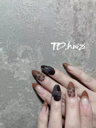 セミロング めぐみのネイルサロン スタッフ練習のネイルデザイン