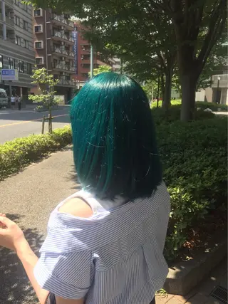 ミディアム 吉岡 智行のヘアスタイル