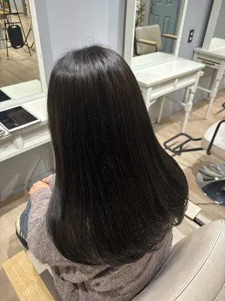 ロング Maki /透明感カラーのヘアスタイル