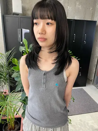 ロング MIFA レイヤー／パーマのヘアスタイル