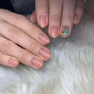 ネイル repos~ルポ~所属・里見 麗のネイルデザイン