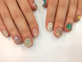 ネイル はばすみれ🎀ﾈｲﾙ 光ﾌｪｲｼｬﾙ ﾍｱのネイルデザイン