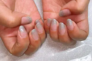 ネイル VIERU 🌈🎀💖のネイルデザイン